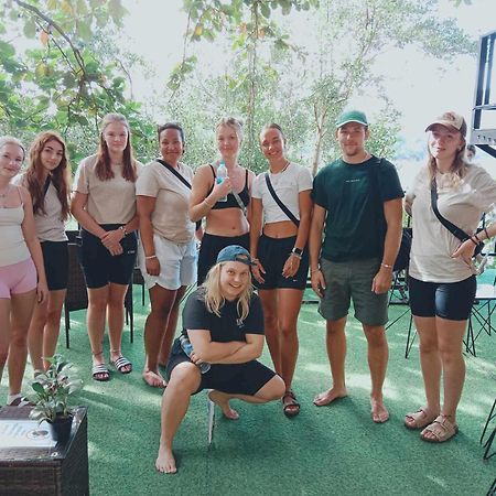 Sweed Dee Seaview Hostel เกาะพีพี ภายนอก รูปภาพ