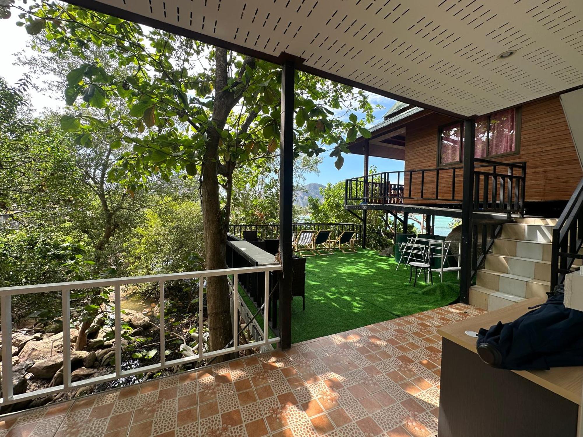 Sweed Dee Seaview Hostel เกาะพีพี ภายนอก รูปภาพ